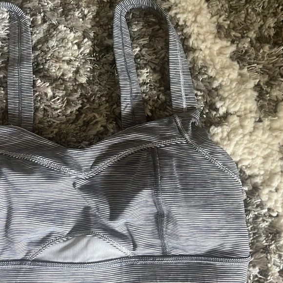 Lululemon Run: Engage Bra
Wee Are From Space White Combo - Picture 5 of 9